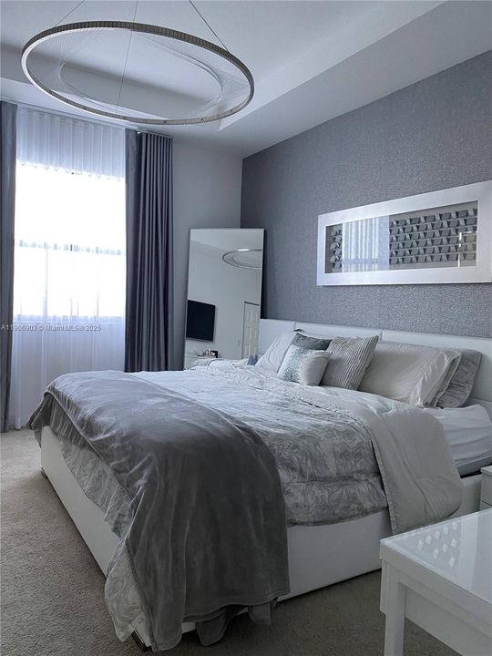 Под контрактом: $599,999 (3 спален, 2 ванн, 1692 Квадратных фут)