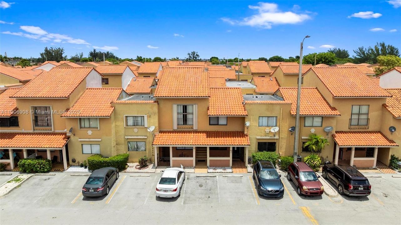 En Venta: $265,000 (2 camas, 2 baños, 755 Pies cuadrados)