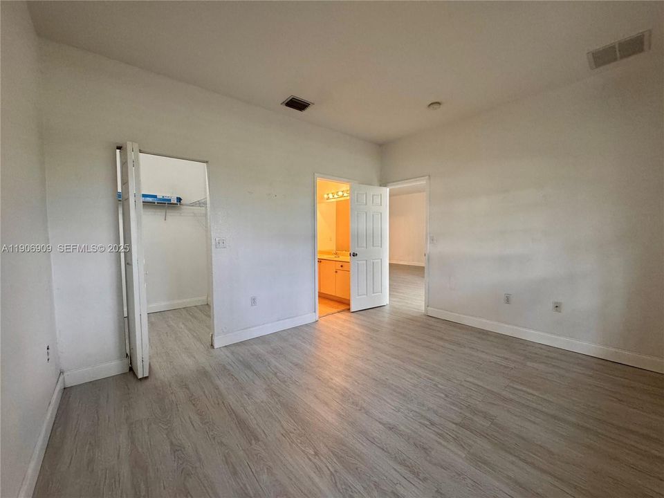 For Rent: $1,850 (2 beds, 2 baths, 1048 Square Feet)