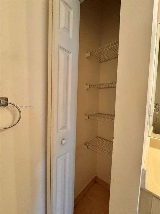 For Rent: $1,850 (2 beds, 2 baths, 1048 Square Feet)