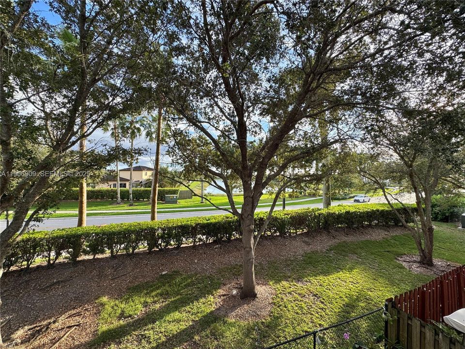 For Rent: $1,850 (2 beds, 2 baths, 1048 Square Feet)