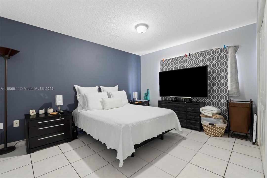 Active With Contract: $2,100 (2 beds, 2 baths, 755 Square Feet)