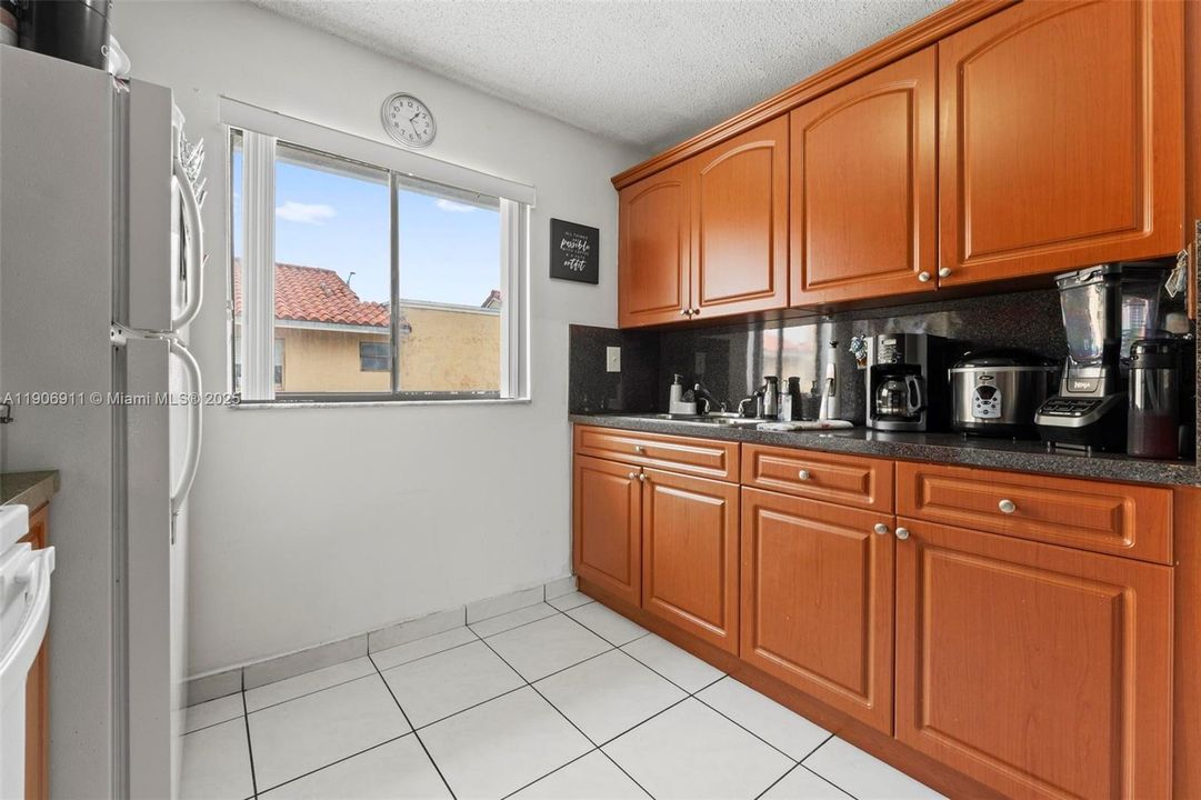 Active With Contract: $2,100 (2 beds, 2 baths, 755 Square Feet)