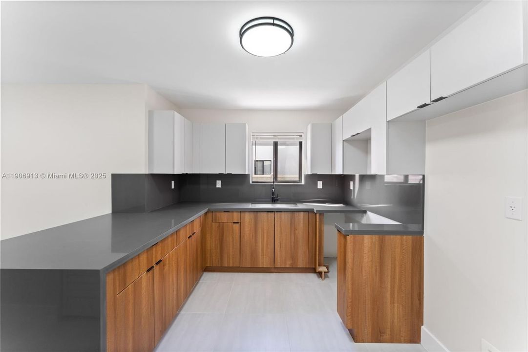 На продажу: $799,000 (0 спален, 0 ванн, 0 Квадратных фут)