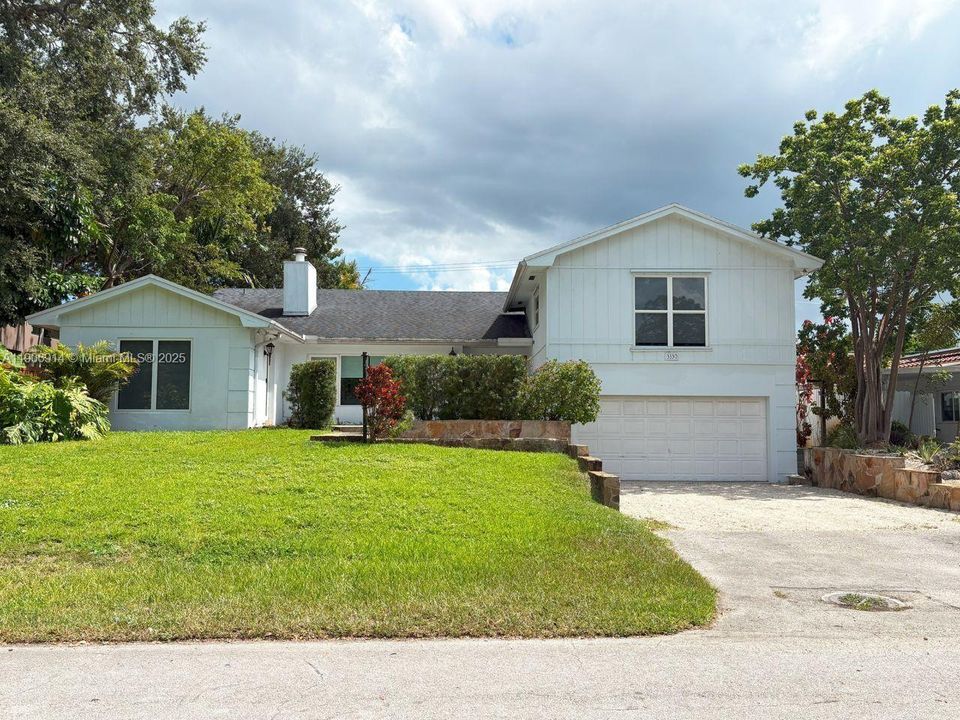 出租: $3,750 (3 贝兹, 3 浴室, 3162 平方英尺)