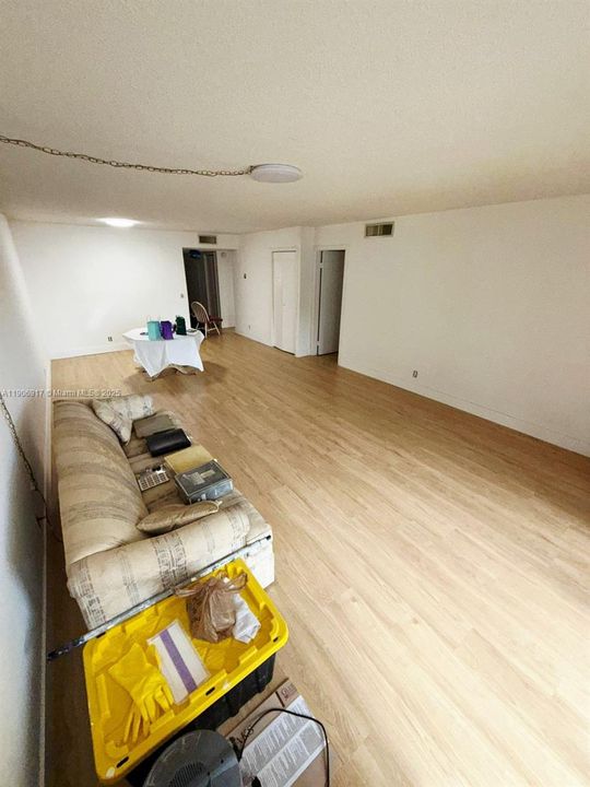 Activo con contrato: $289,000 (2 camas, 2 baños, 1256 Pies cuadrados)