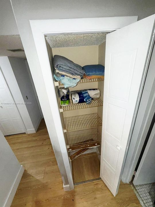 Activo con contrato: $289,000 (2 camas, 2 baños, 1256 Pies cuadrados)