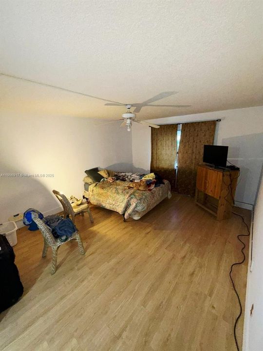 Activo con contrato: $289,000 (2 camas, 2 baños, 1256 Pies cuadrados)