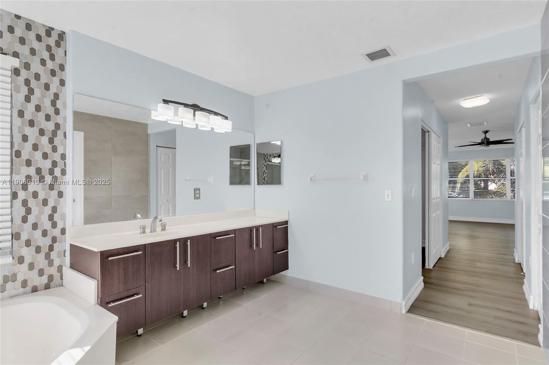 En Venta: $882,000 (5 camas, 3 baños, 2848 Pies cuadrados)