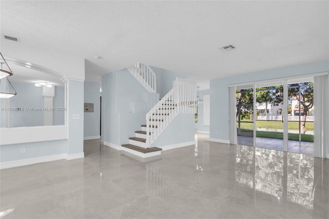 En Venta: $882,000 (5 camas, 3 baños, 2848 Pies cuadrados)