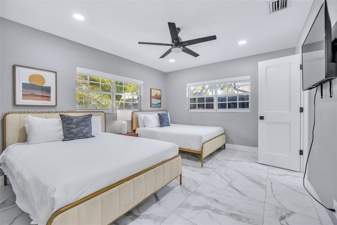 На продажу: $3,250,000 (4 спален, 3 ванн, 3158 Квадратных фут)