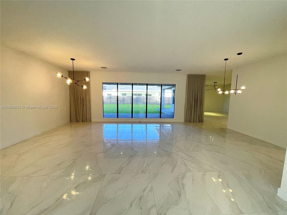 En Renta: $13,500 (7 camas, 6 baños, 4206 Pies cuadrados)