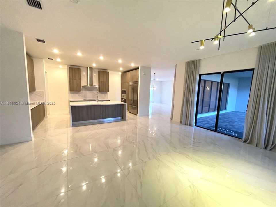 En Renta: $13,500 (7 camas, 6 baños, 4206 Pies cuadrados)