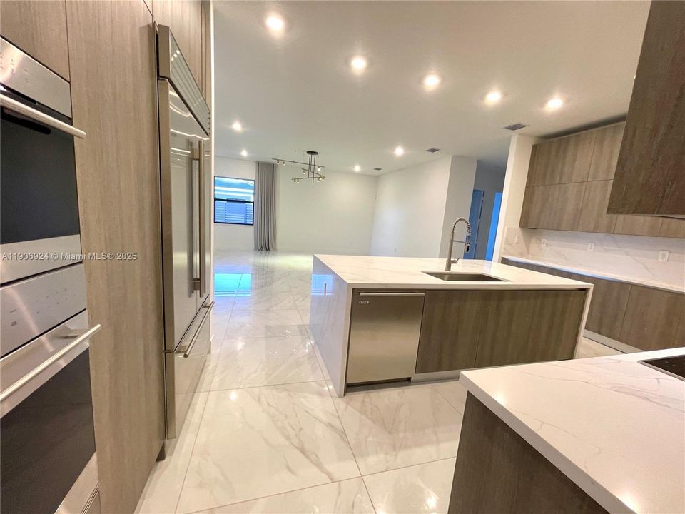 En Renta: $13,500 (7 camas, 6 baños, 4206 Pies cuadrados)