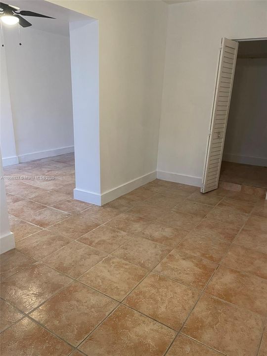 出租: $1,450 (1 贝兹, 1 浴室, 520 平方英尺)