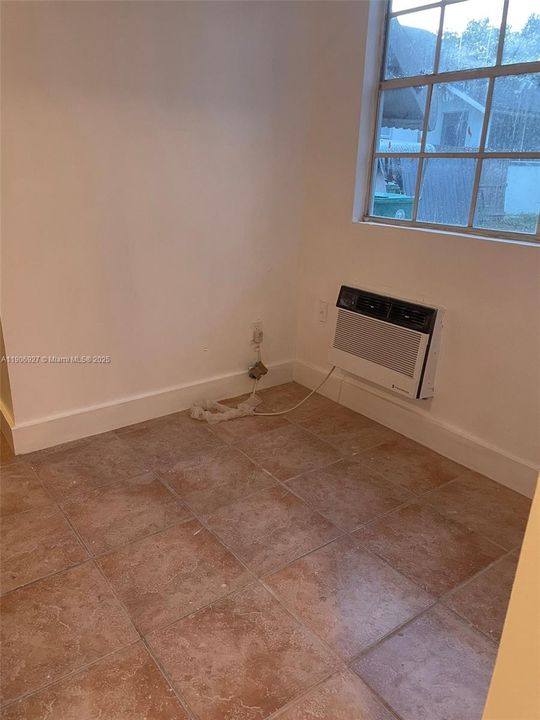 出租: $1,450 (1 贝兹, 1 浴室, 520 平方英尺)