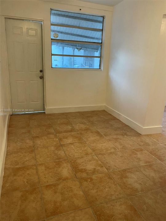 出租: $1,450 (1 贝兹, 1 浴室, 520 平方英尺)