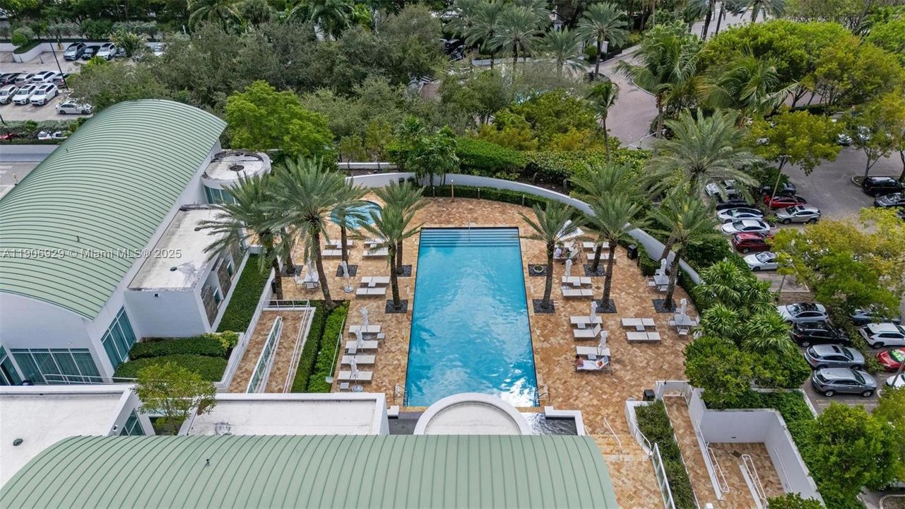 合同活跃: $11,000 (3 贝兹, 3 浴室, 3264 平方英尺)