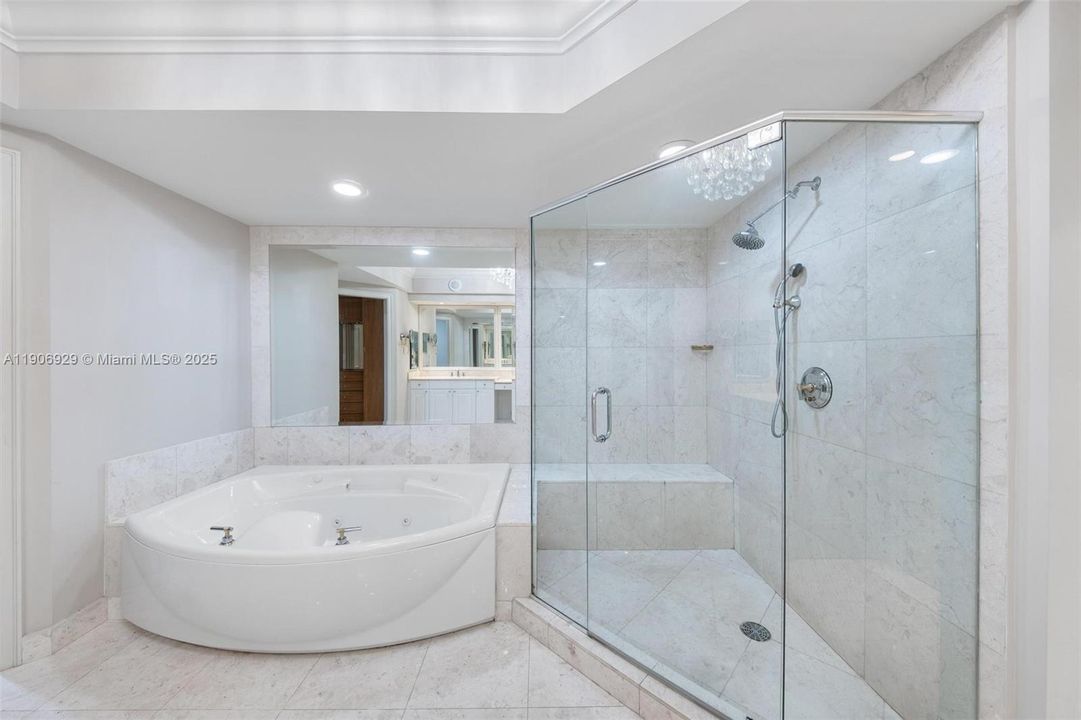 合同活跃: $11,000 (3 贝兹, 3 浴室, 3264 平方英尺)