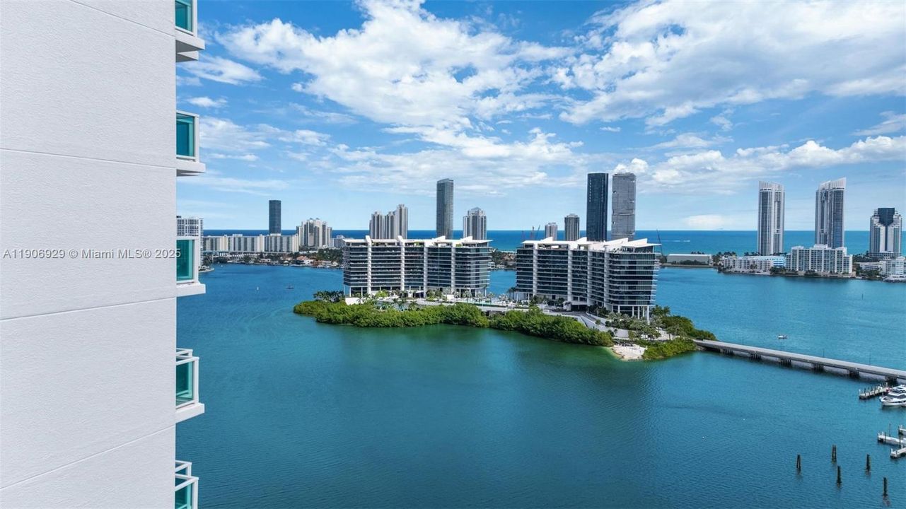 合同活跃: $11,000 (3 贝兹, 3 浴室, 3264 平方英尺)