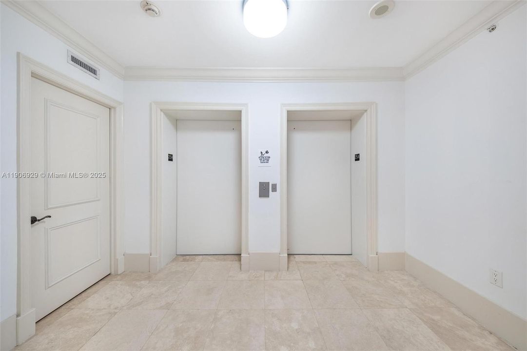 合同活跃: $11,000 (3 贝兹, 3 浴室, 3264 平方英尺)