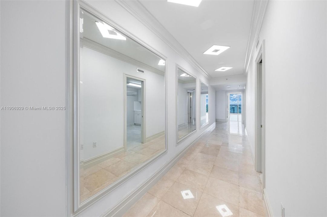 合同活跃: $11,000 (3 贝兹, 3 浴室, 3264 平方英尺)