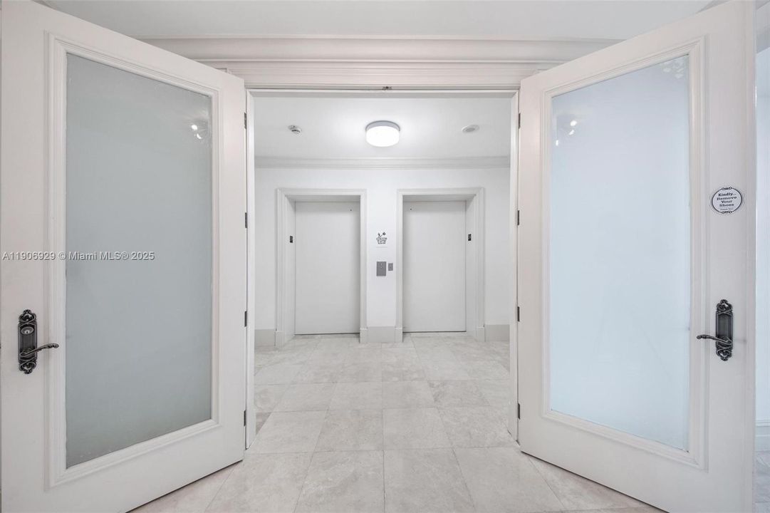 合同活跃: $11,000 (3 贝兹, 3 浴室, 3264 平方英尺)