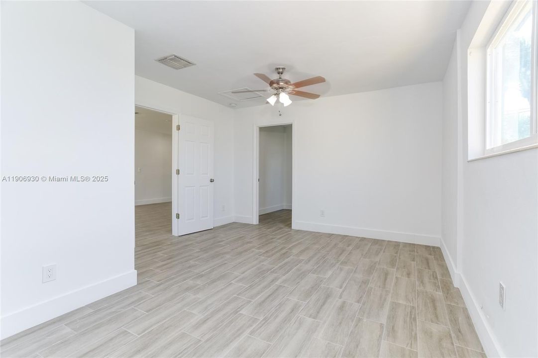 En Venta: $580,000 (4 camas, 2 baños, 1578 Pies cuadrados)