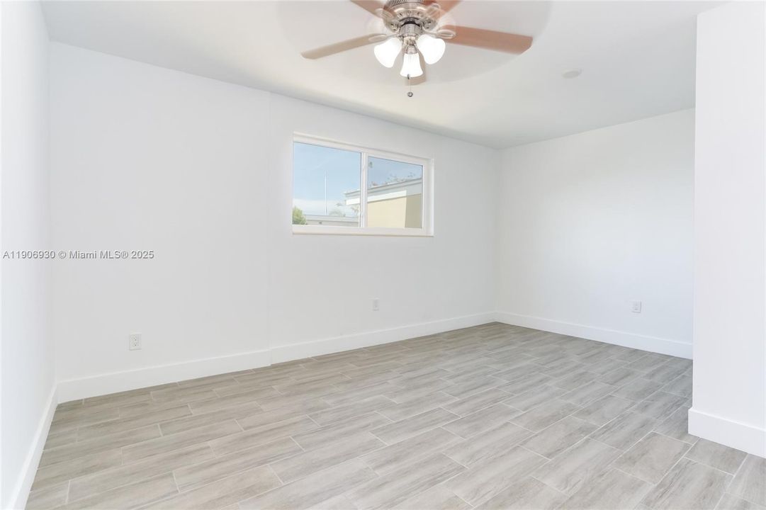 En Venta: $580,000 (4 camas, 2 baños, 1578 Pies cuadrados)