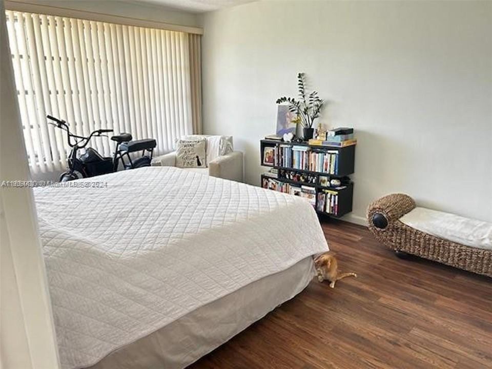 For Rent: $1,800 (1 beds, 1 baths, 1071 Square Feet)