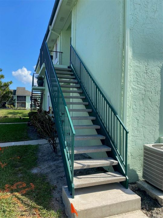 合同活跃: $1,580 (1 贝兹, 1 浴室, 595 平方英尺)