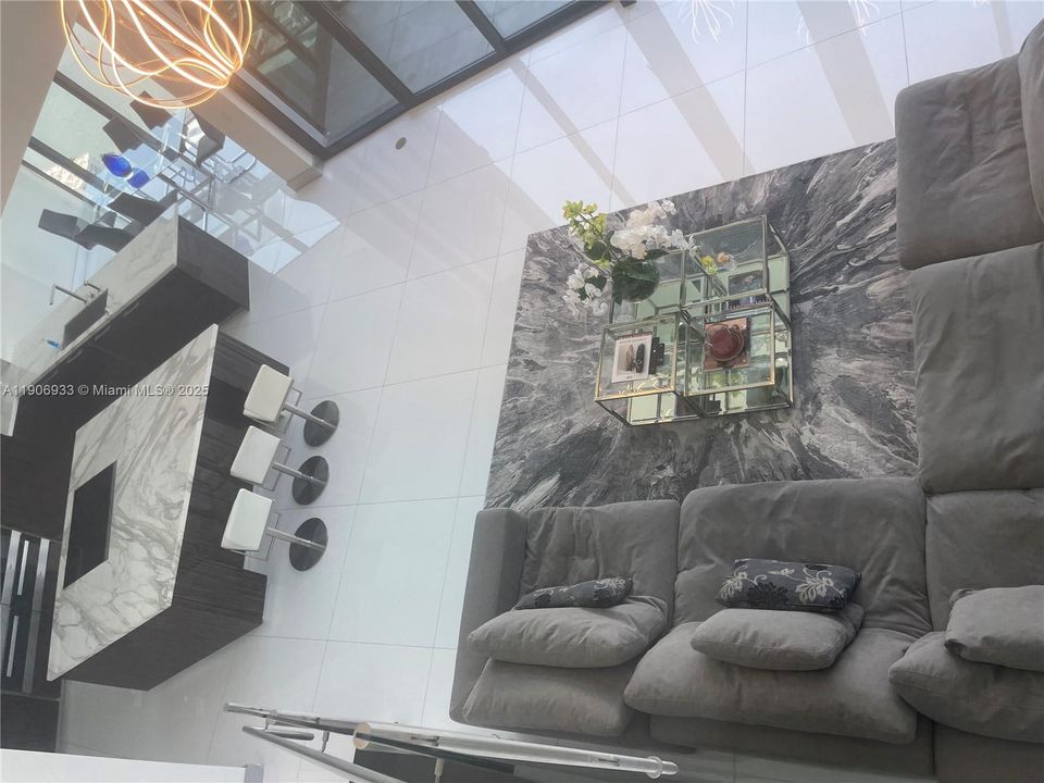 En Renta: $27,500 (3 camas, 4 baños, 3130 Pies cuadrados)