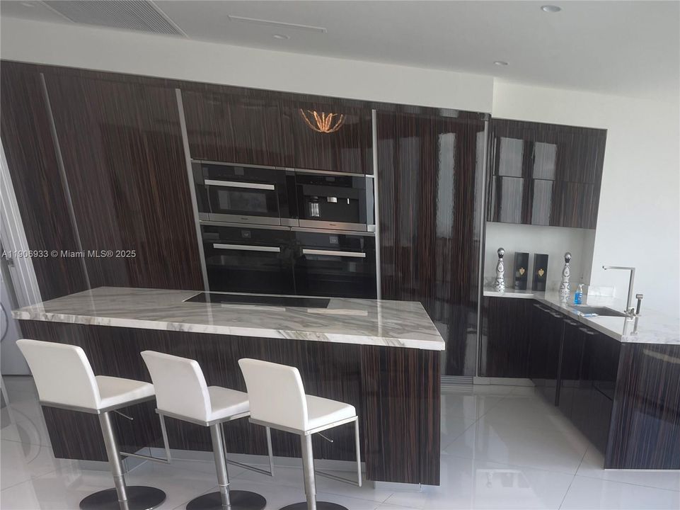 En Renta: $27,500 (3 camas, 4 baños, 3130 Pies cuadrados)