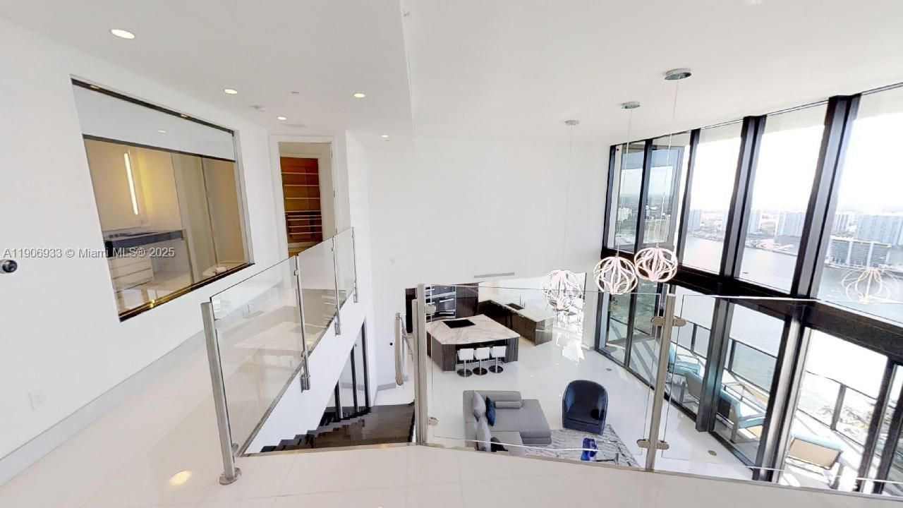 En Renta: $27,500 (3 camas, 4 baños, 3130 Pies cuadrados)