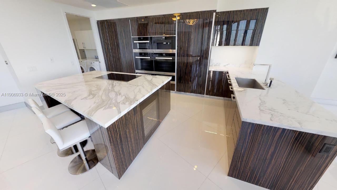 En Renta: $27,500 (3 camas, 4 baños, 3130 Pies cuadrados)