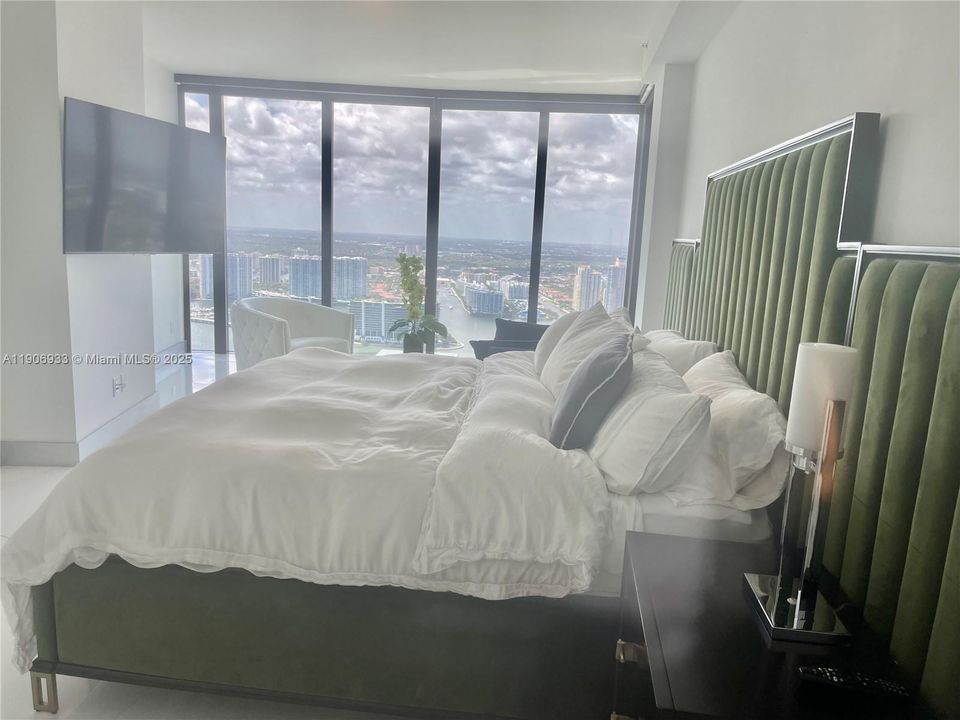 En Renta: $27,500 (3 camas, 4 baños, 3130 Pies cuadrados)