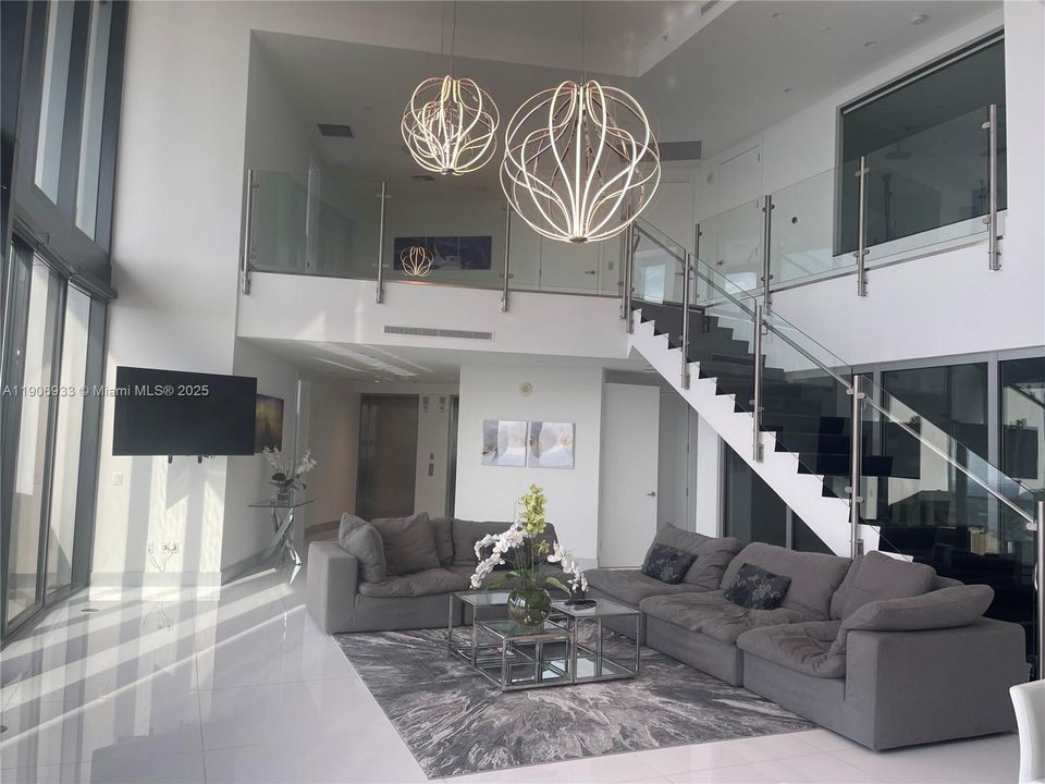 En Renta: $27,500 (3 camas, 4 baños, 3130 Pies cuadrados)