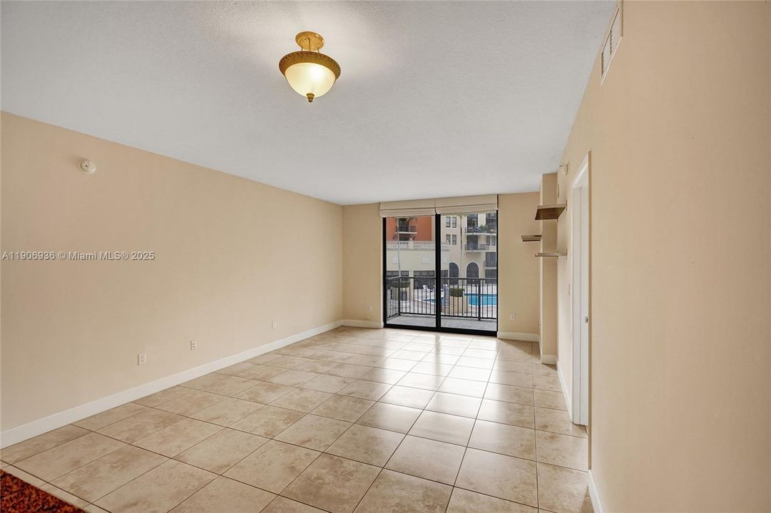 En Venta: $725,000 (2 camas, 2 baños, 1202 Pies cuadrados)