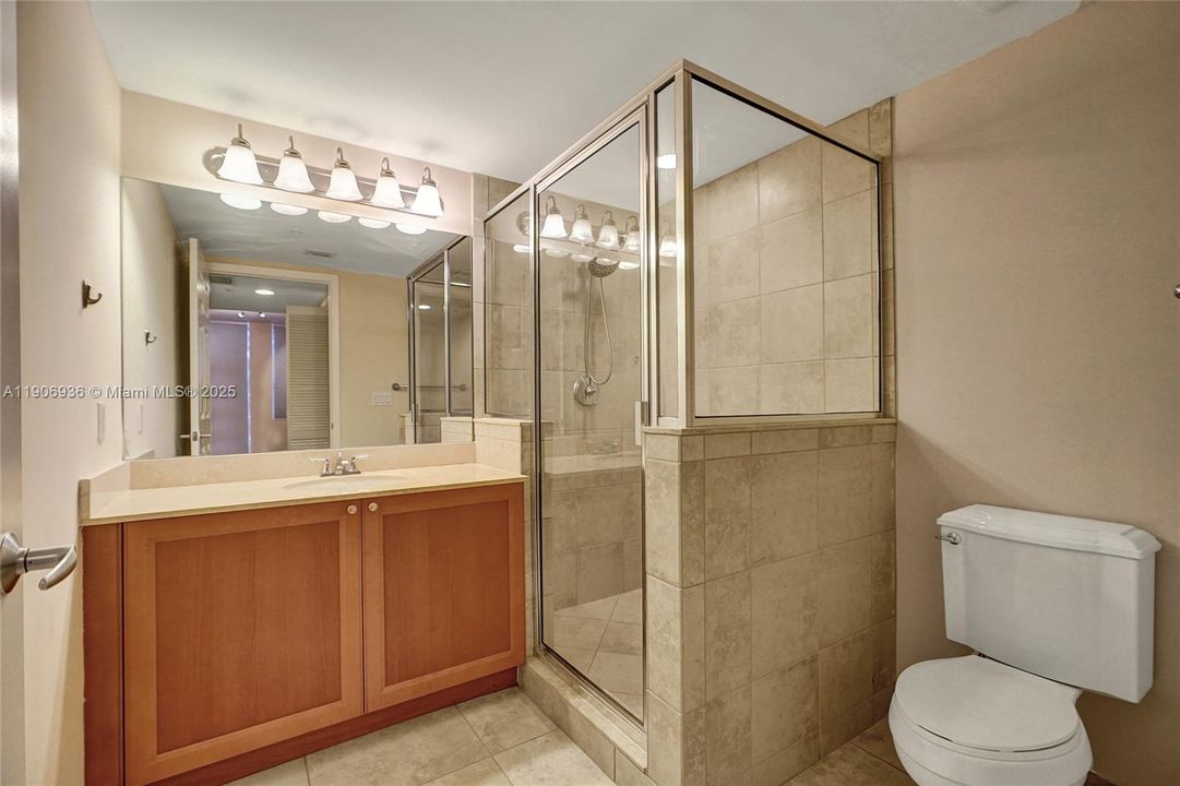 En Venta: $725,000 (2 camas, 2 baños, 1202 Pies cuadrados)