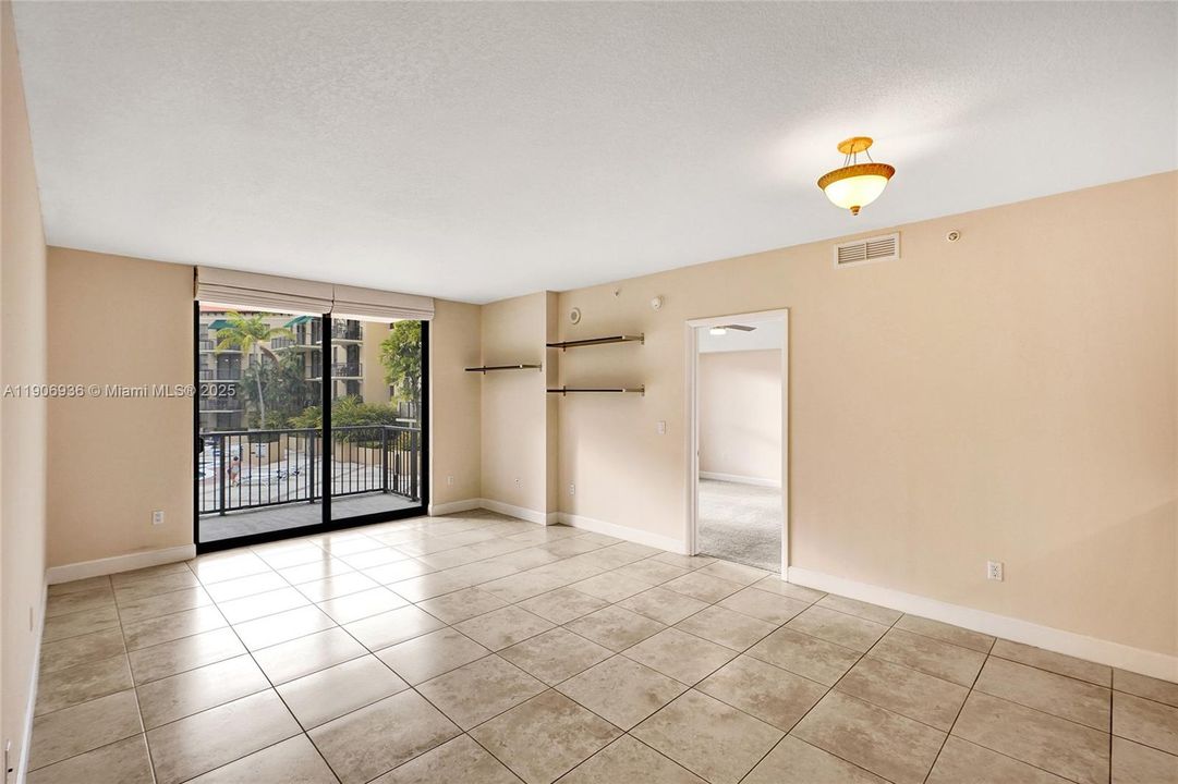 En Venta: $725,000 (2 camas, 2 baños, 1202 Pies cuadrados)