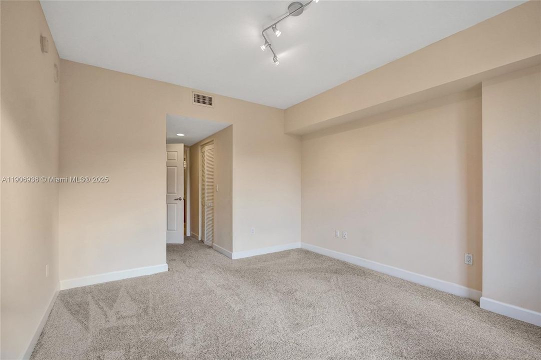 En Venta: $725,000 (2 camas, 2 baños, 1202 Pies cuadrados)