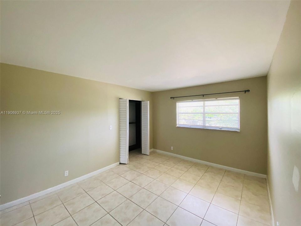 For Rent: $1,790 (2 beds, 1 baths, 938 Square Feet)