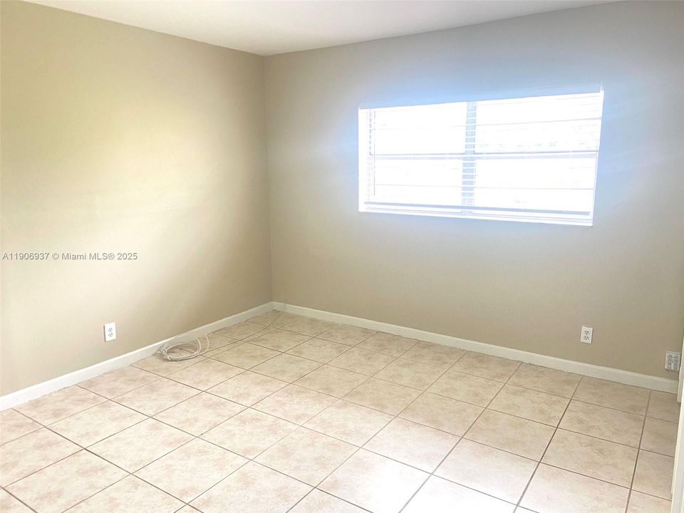 For Rent: $1,790 (2 beds, 1 baths, 938 Square Feet)