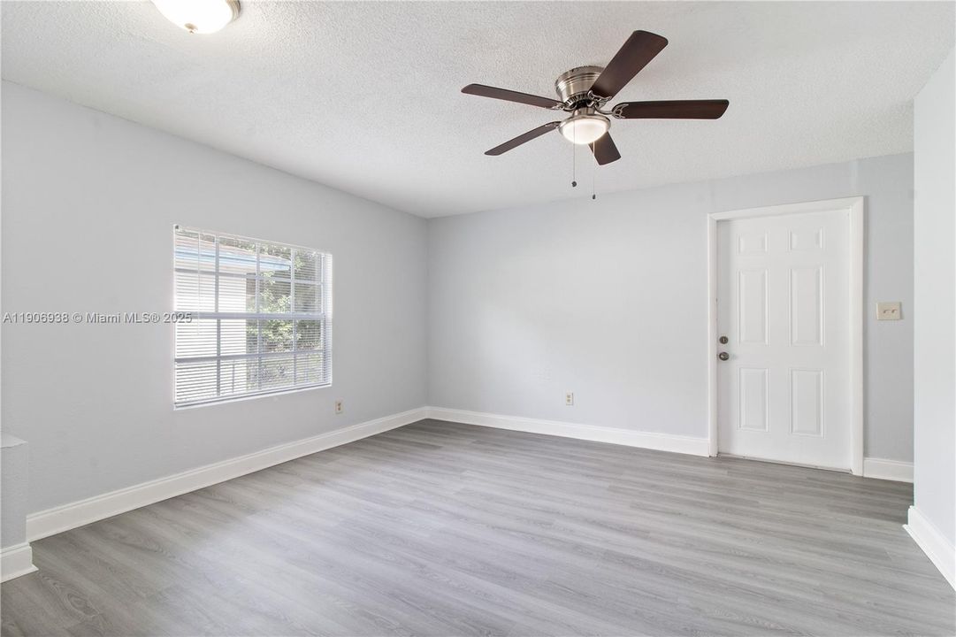 For Sale: $530,000 (3 beds, 2 baths, 1206 Square Feet)