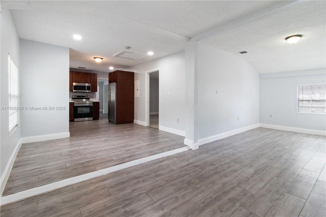 For Sale: $530,000 (3 beds, 2 baths, 1206 Square Feet)