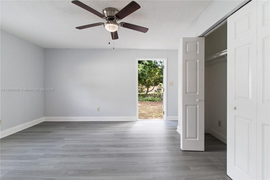 For Sale: $530,000 (3 beds, 2 baths, 1206 Square Feet)