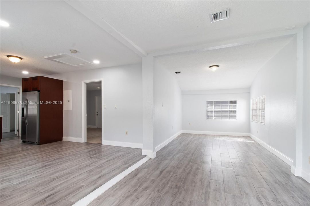 For Sale: $530,000 (3 beds, 2 baths, 1206 Square Feet)