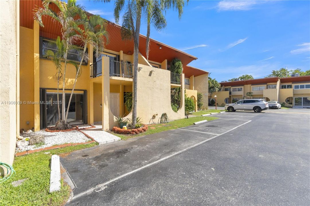 For Sale: $429,500 (3 beds, 2 baths, 1629 Square Feet)