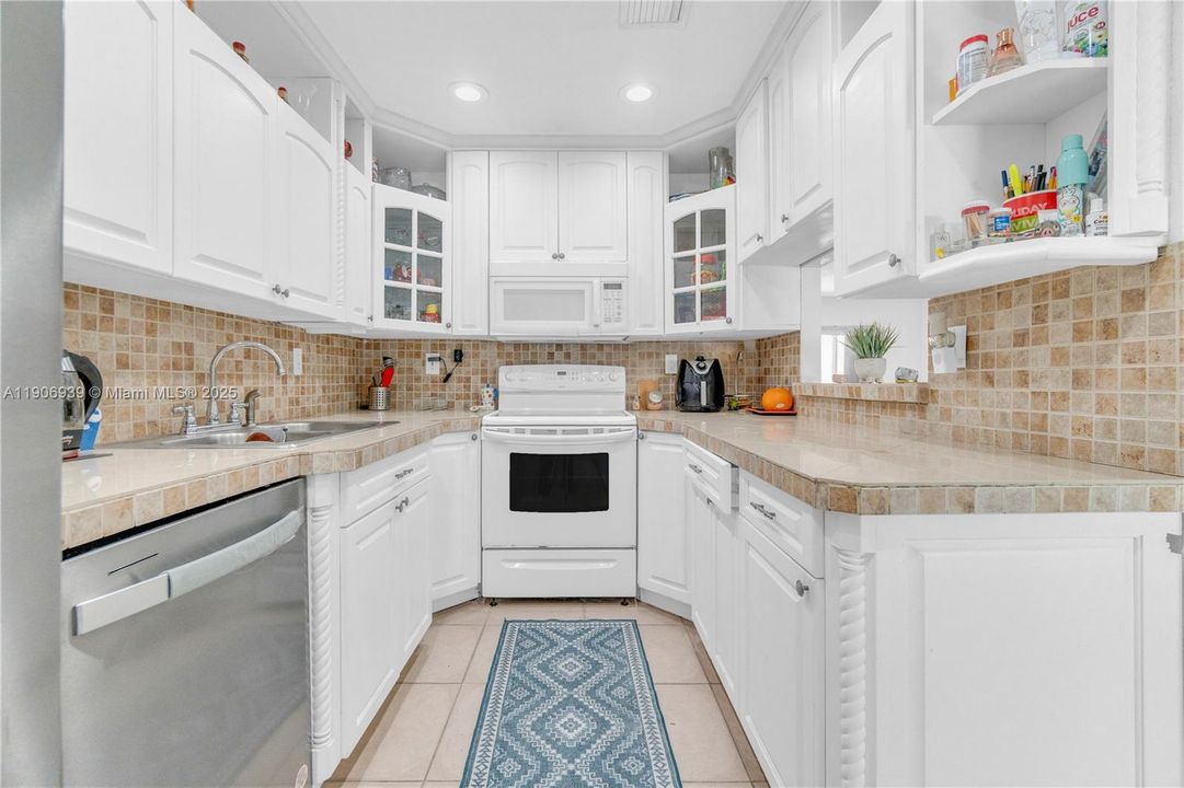 For Sale: $429,500 (3 beds, 2 baths, 1629 Square Feet)