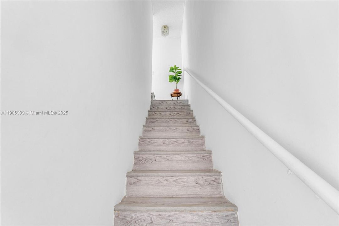 For Sale: $429,500 (3 beds, 2 baths, 1629 Square Feet)